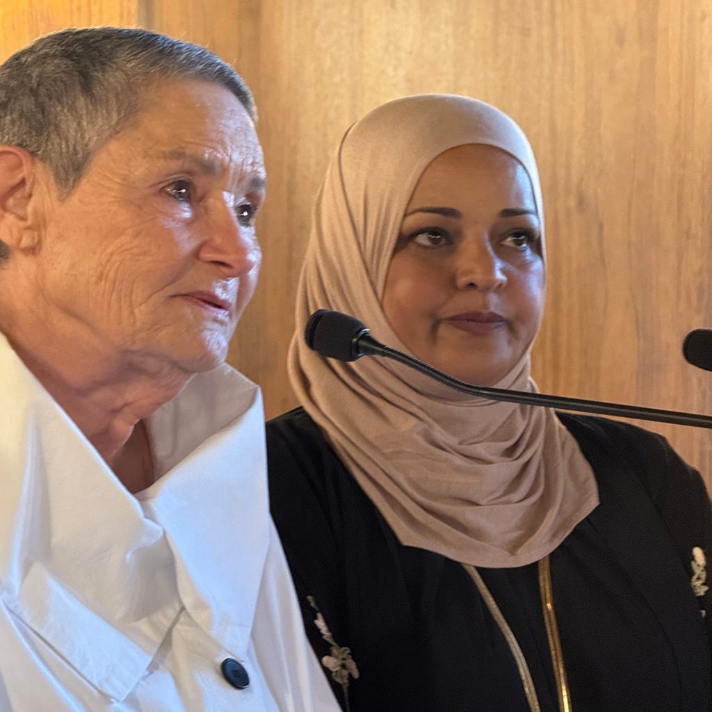 v.l. Robi Damelin (Israelin) und Laila al-Sheikh (Palästinenserin) © Alexandra Senfft